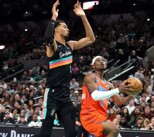 沙巴体育官网-马刺提前锁定西部第二，最后两场将对阵独行侠、掘金